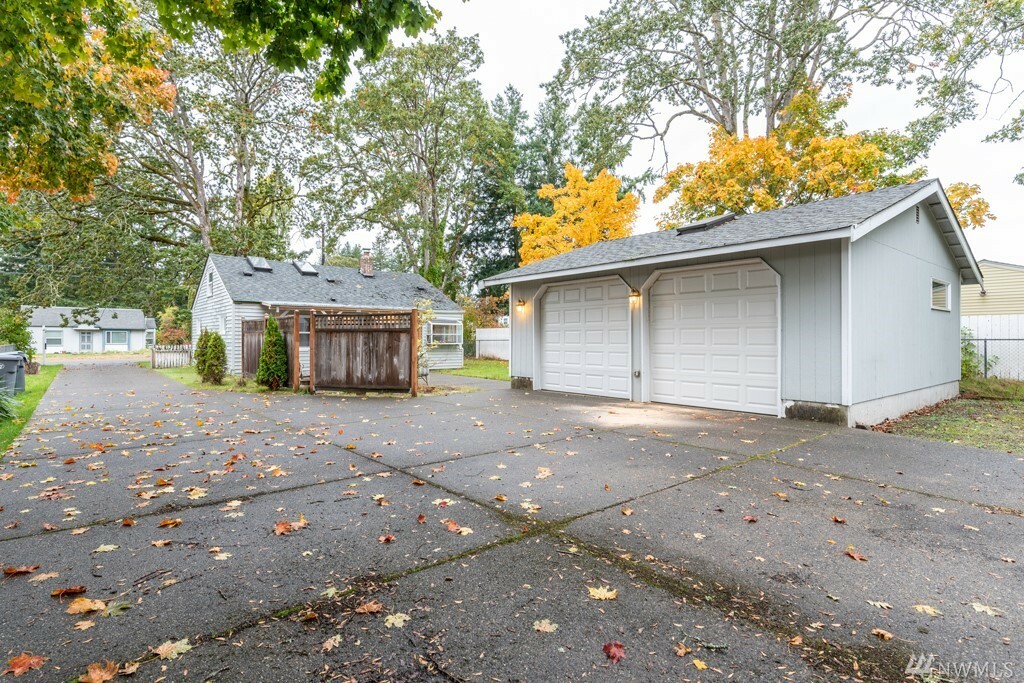 Property Photo:  9629 Meadow Rd SW  WA 98499 