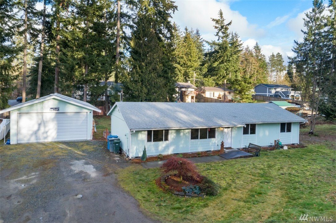 Property Photo:  8308 186th Ave E  WA 98391 