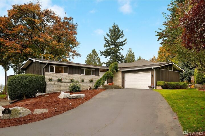 Property Photo: 610 SW 207th Place WA 98166