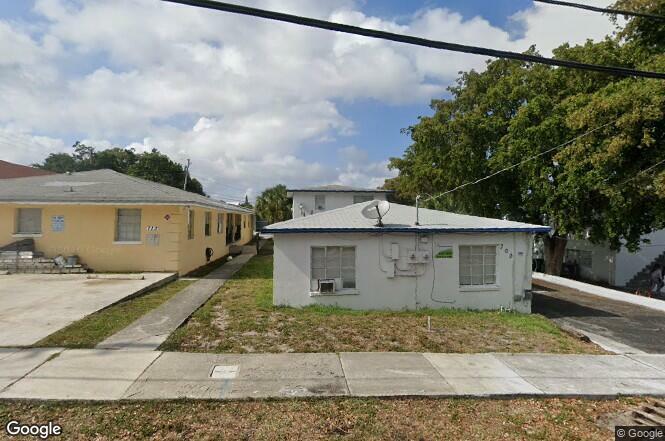 Property Photo:  711 11th St 1  FL 33401 