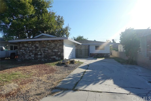 Property Photo: 3559 N Mayfield Avenue CA 92405