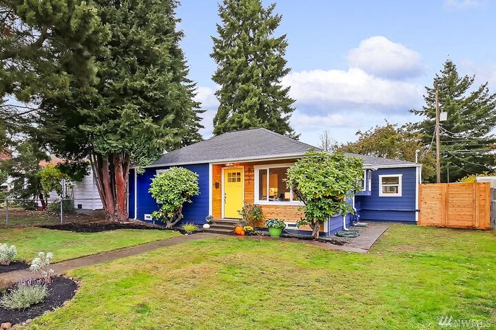 Property Photo: 8136 28th Avenue SW WA 98126