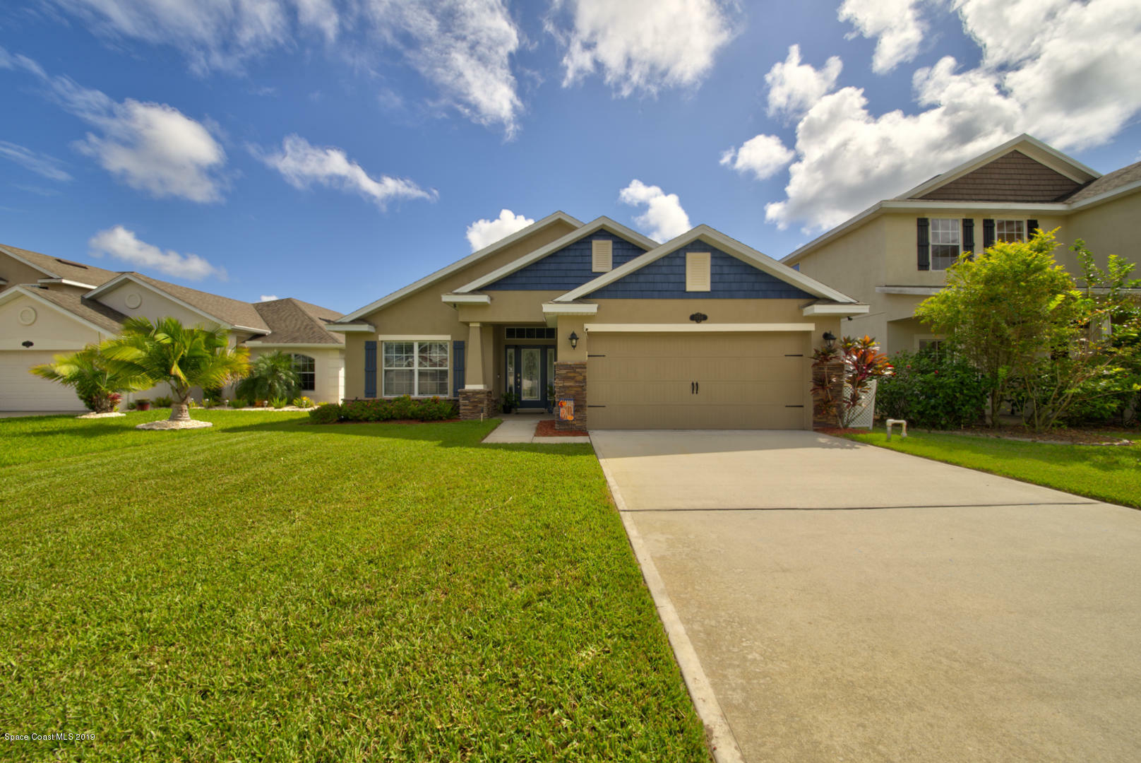 Property Photo:  1256 Alaqua Way  FL 32904 