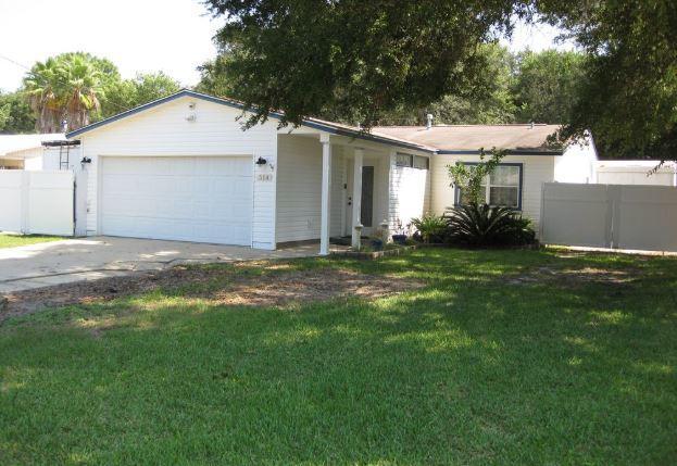 Property Photo: 514 Third Avenue FL 32541