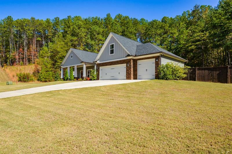 Property Photo: 16 Pinoak Trail SE 30121