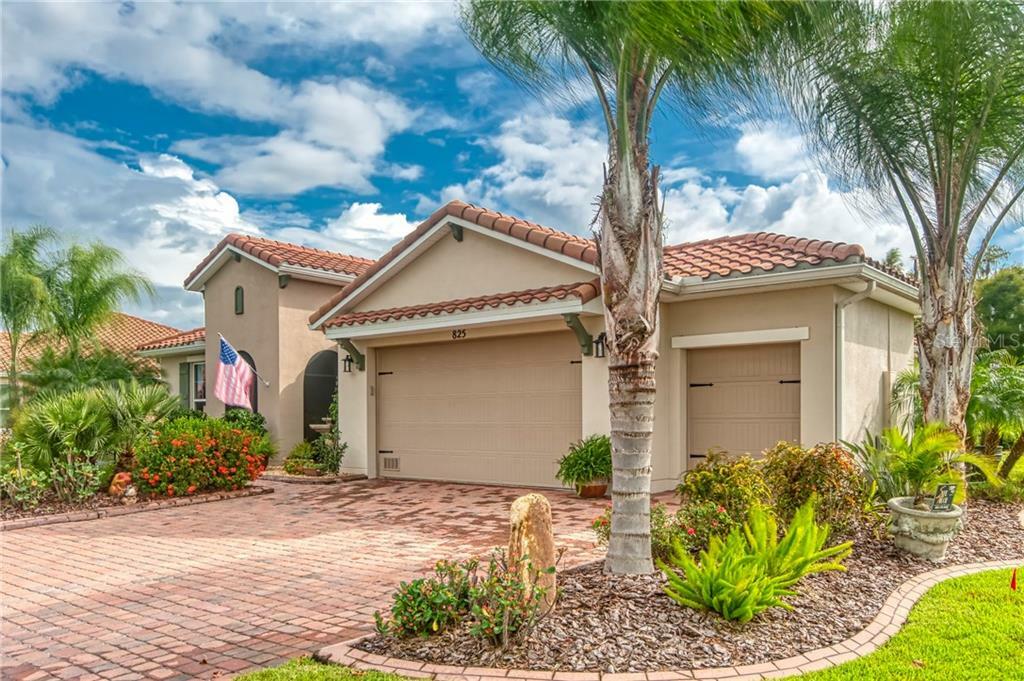 Property Photo:  825 San Raphael Street  FL 34759 