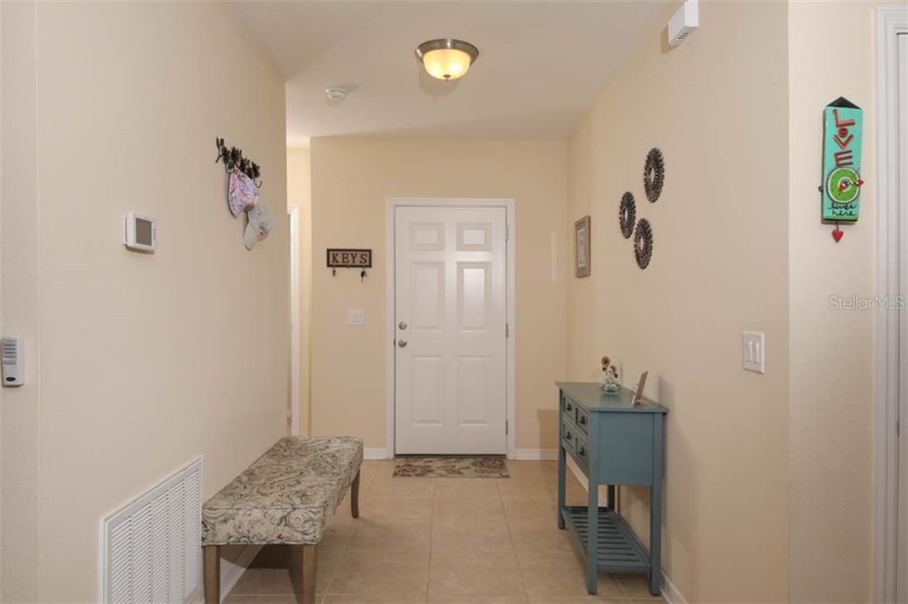 Property Photo: 3907 Willow Walk Drive FL 34221