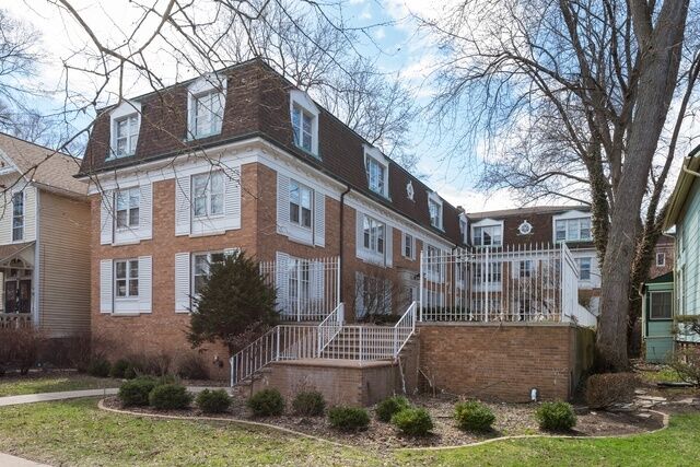 Property Photo:  2038 Sherman Avenue 2A  IL 60201 