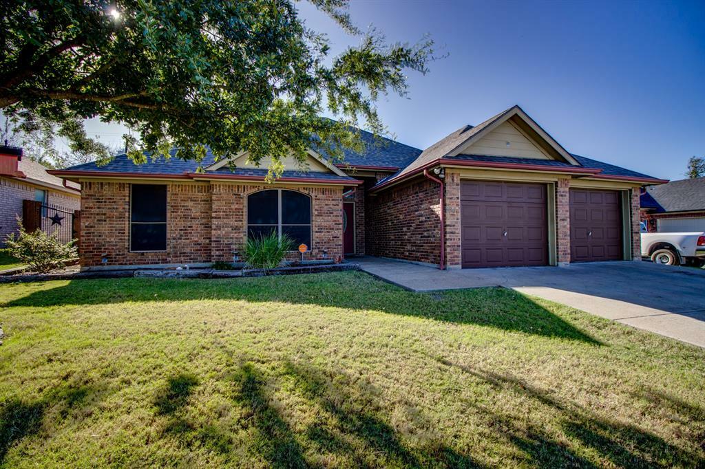 Property Photo:  901 Oakmont Drive  TX 75119 