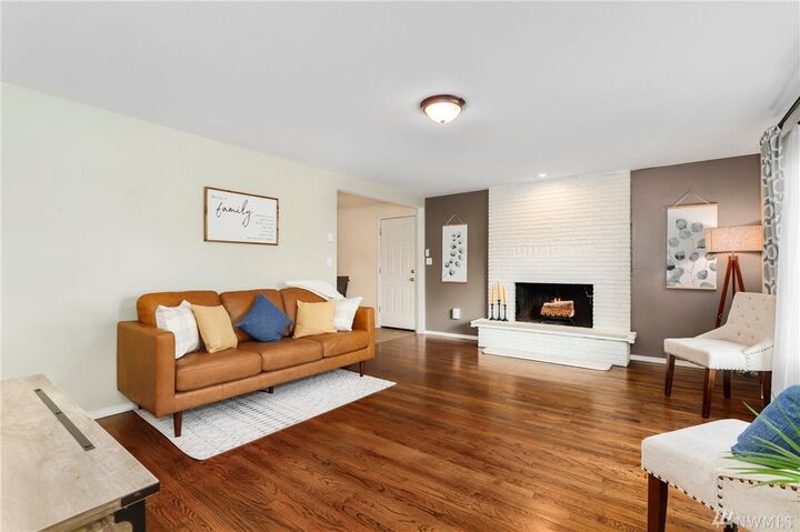 Property Photo: 24118 2nd Place W WA 98021