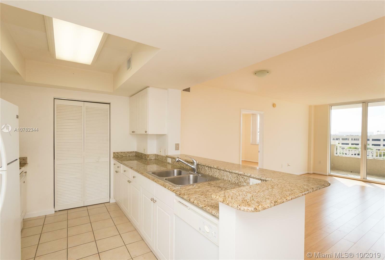 Property Photo: 19501 W Country Club Dr 512 FL 33180