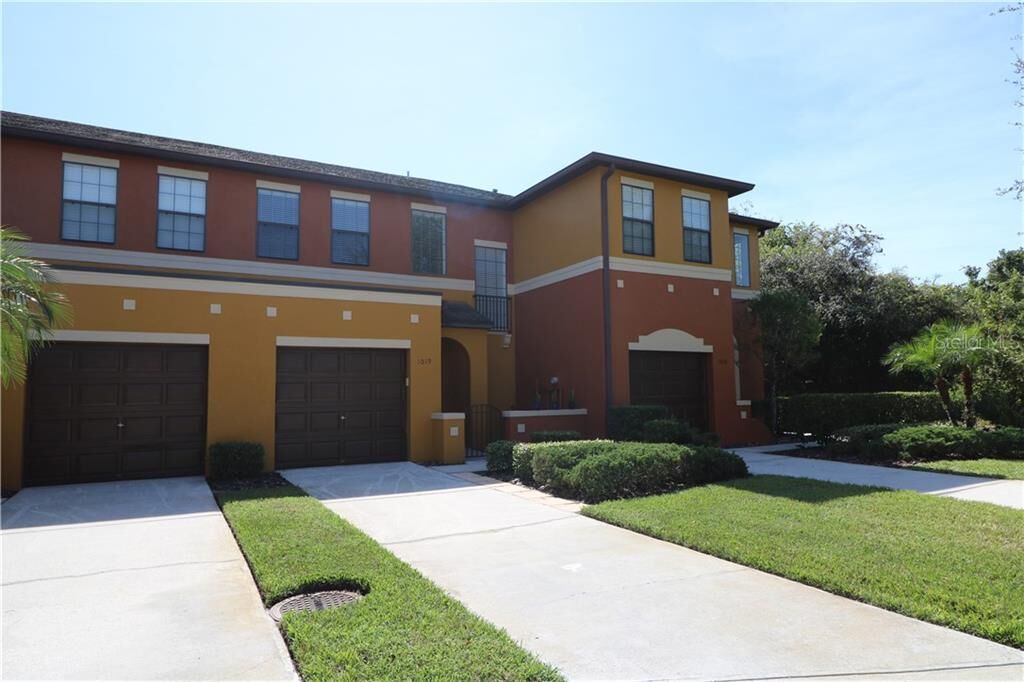 Property Photo:  1019 Tullamore Drive  FL 33543 