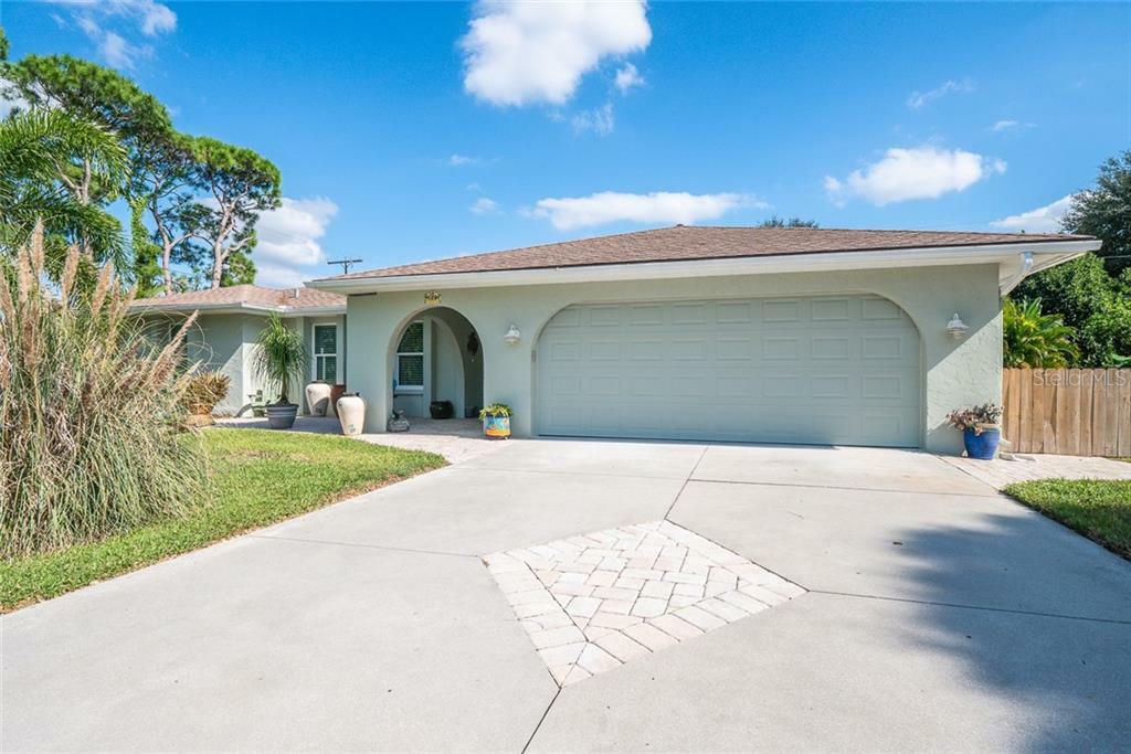 Property Photo:  1125 Leeward Road  FL 34293 