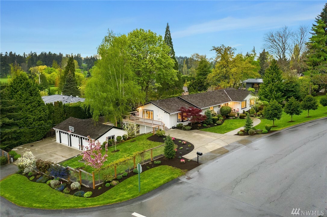 Property Photo: 2001 86th Ave NE WA 98004
