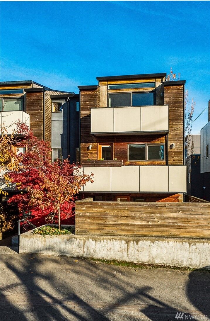 Property Photo:  2117  15th Avenue S B  WA 98144 