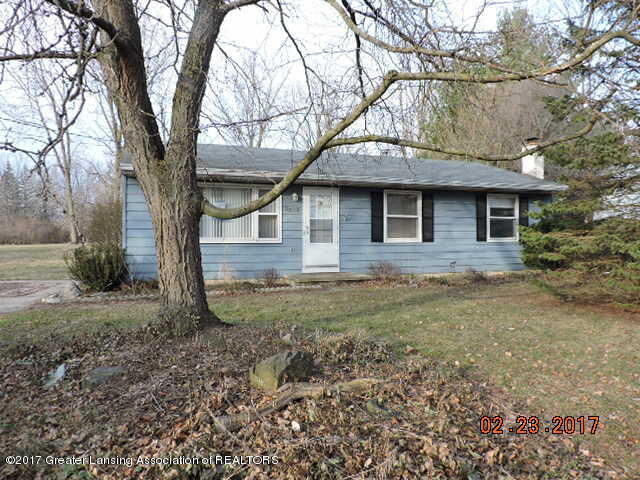 Property Photo:  2020 Ferrol Street  MI 48910 