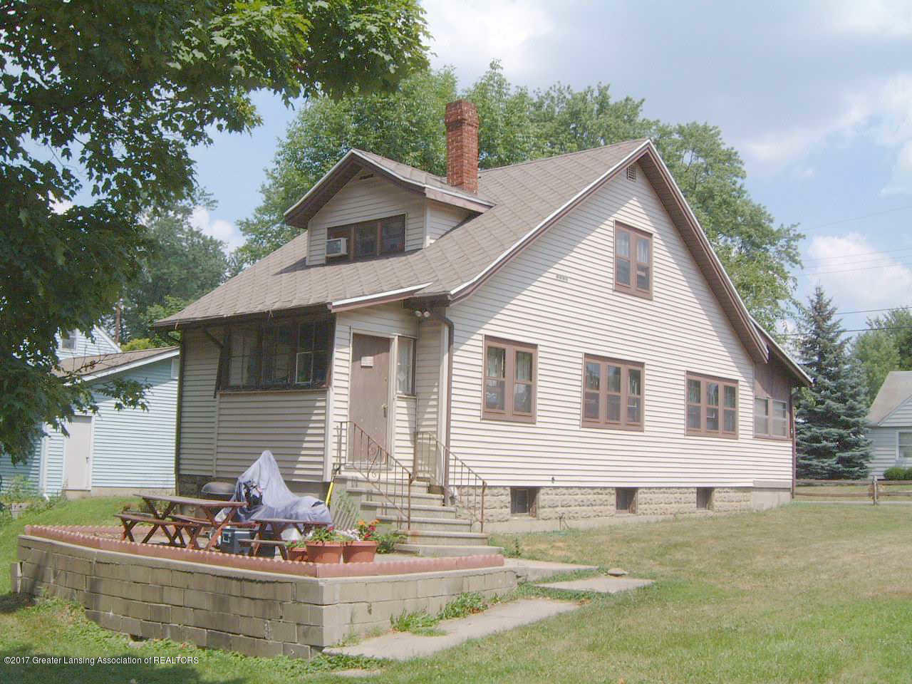 Property Photo:  2129 Dean Avenue  MI 48842 