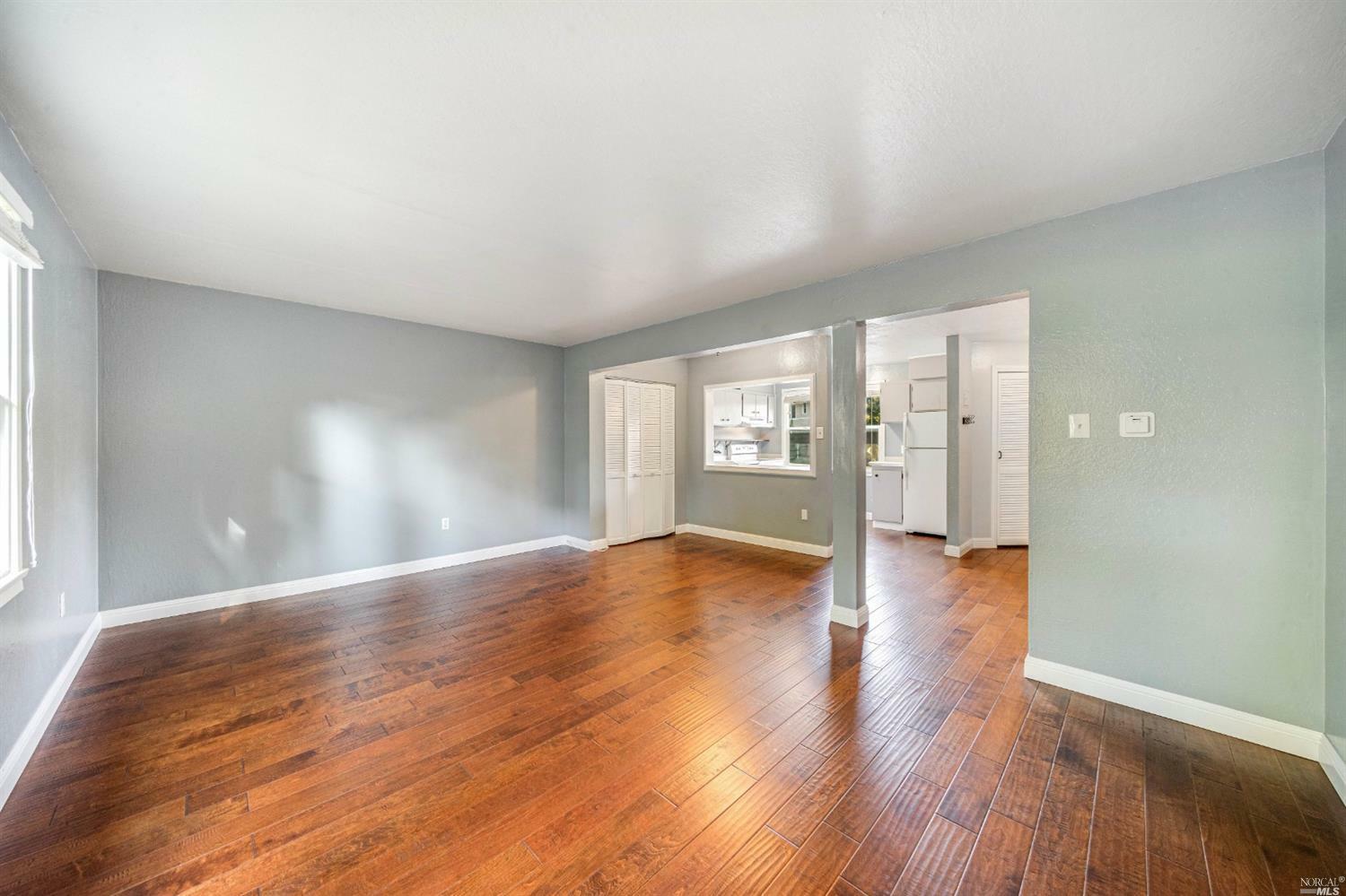 Property Photo: 21 Lovejoy Way CA 94949