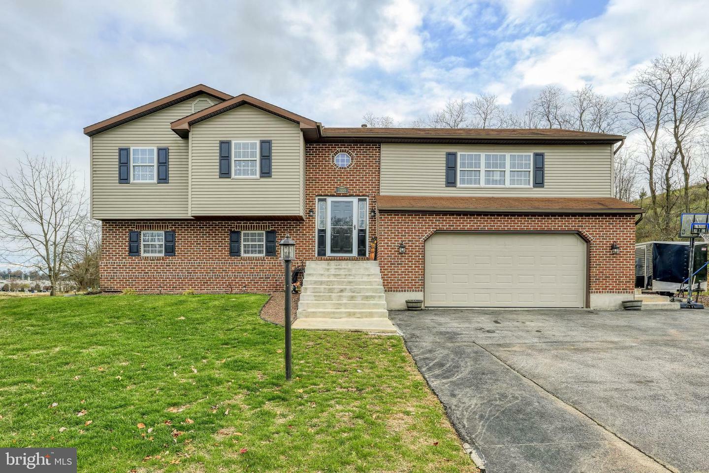 Property Photo:  1899 Brandywine Lane  PA 17404 