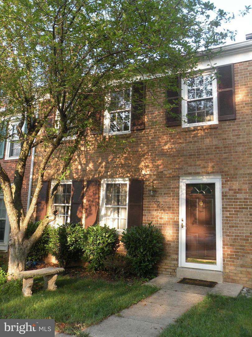 Property Photo:  228 Pender Place  MD 20850 