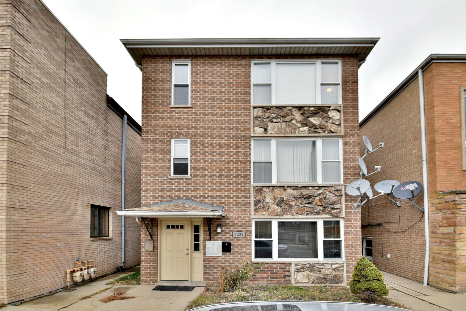Property Photo:  6232 West Belmont Avenue  IL 60634 