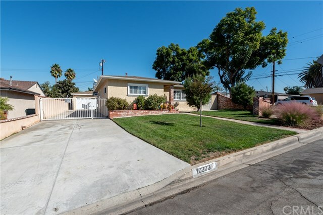 Property Photo:  10303 Devillo Drive  CA 90604 