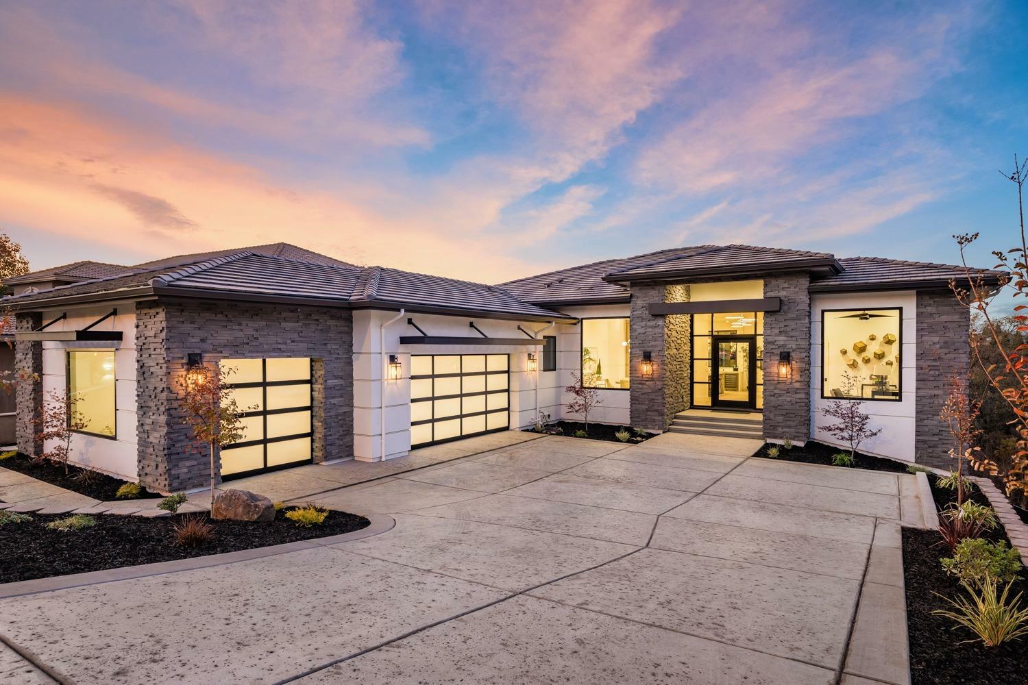 Property Photo: 1877 Park Oak Drive CA 95661