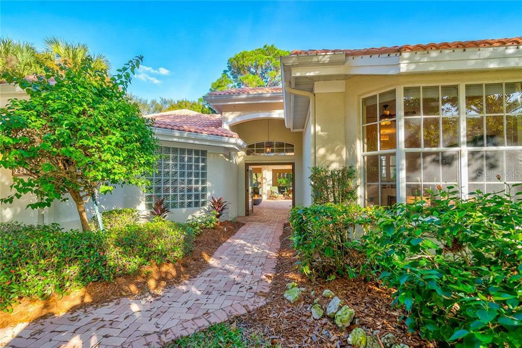 Property Photo: 619 Wild Pine Way FL 34292