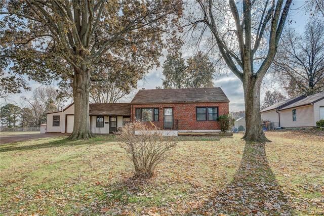 Property Photo:  14 Estes Parkway   63125 