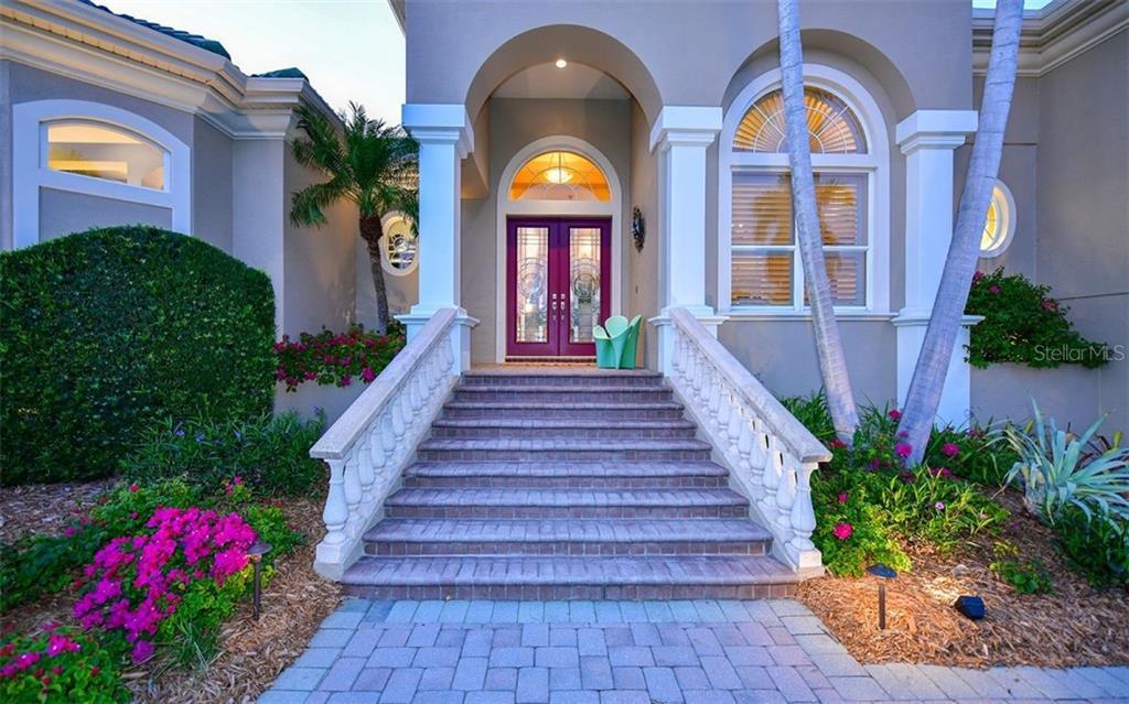 Property Photo: 541 Bowsprit Lane FL 34228