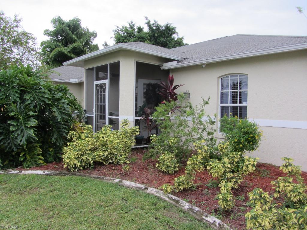 Property Photo: 2206 SE 10th Lane FL 33990