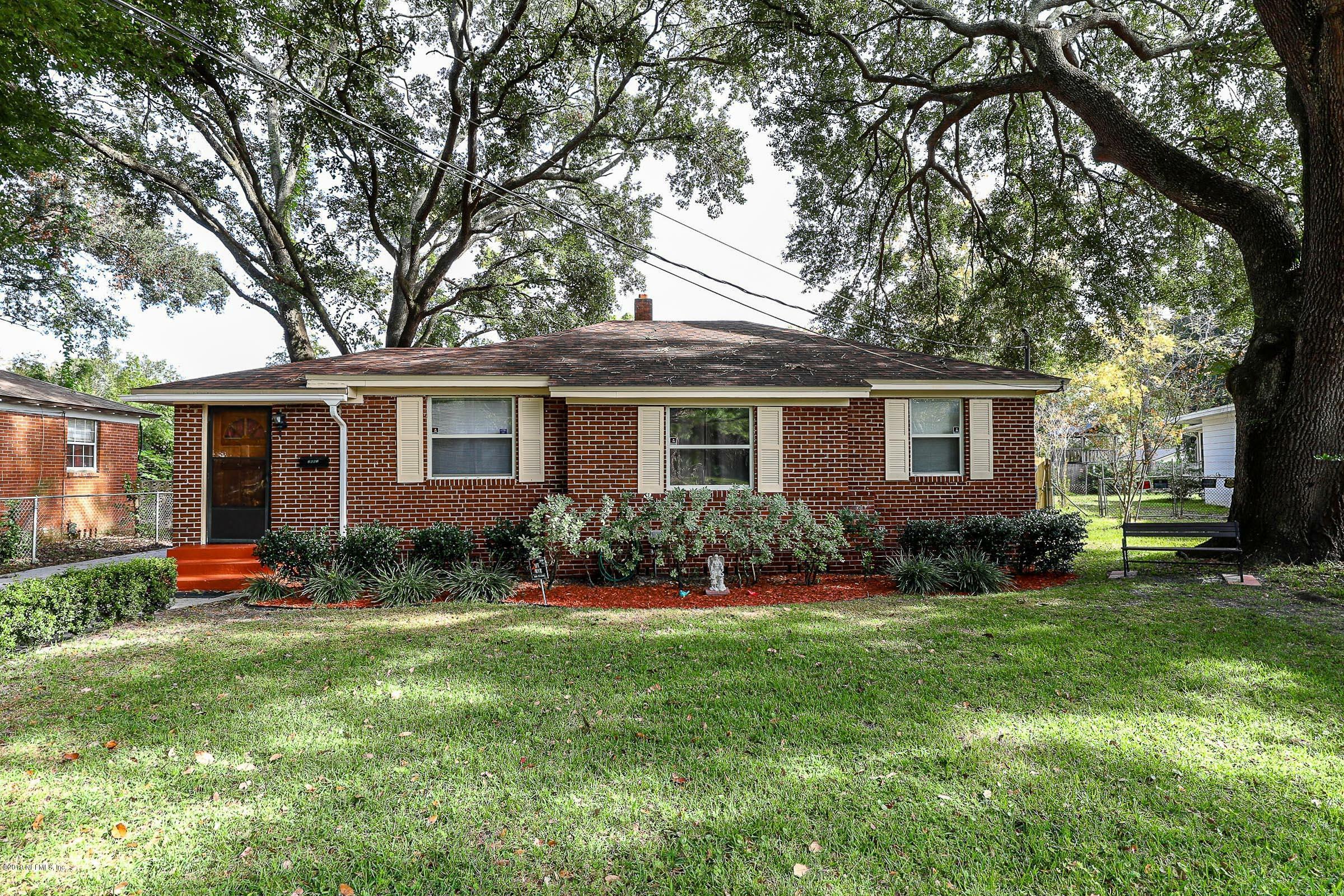 Property Photo:  2883 Seville Court  FL 32207 