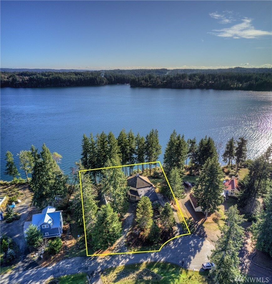 Property Photo: 301 E Robbins Rd WA 98546
