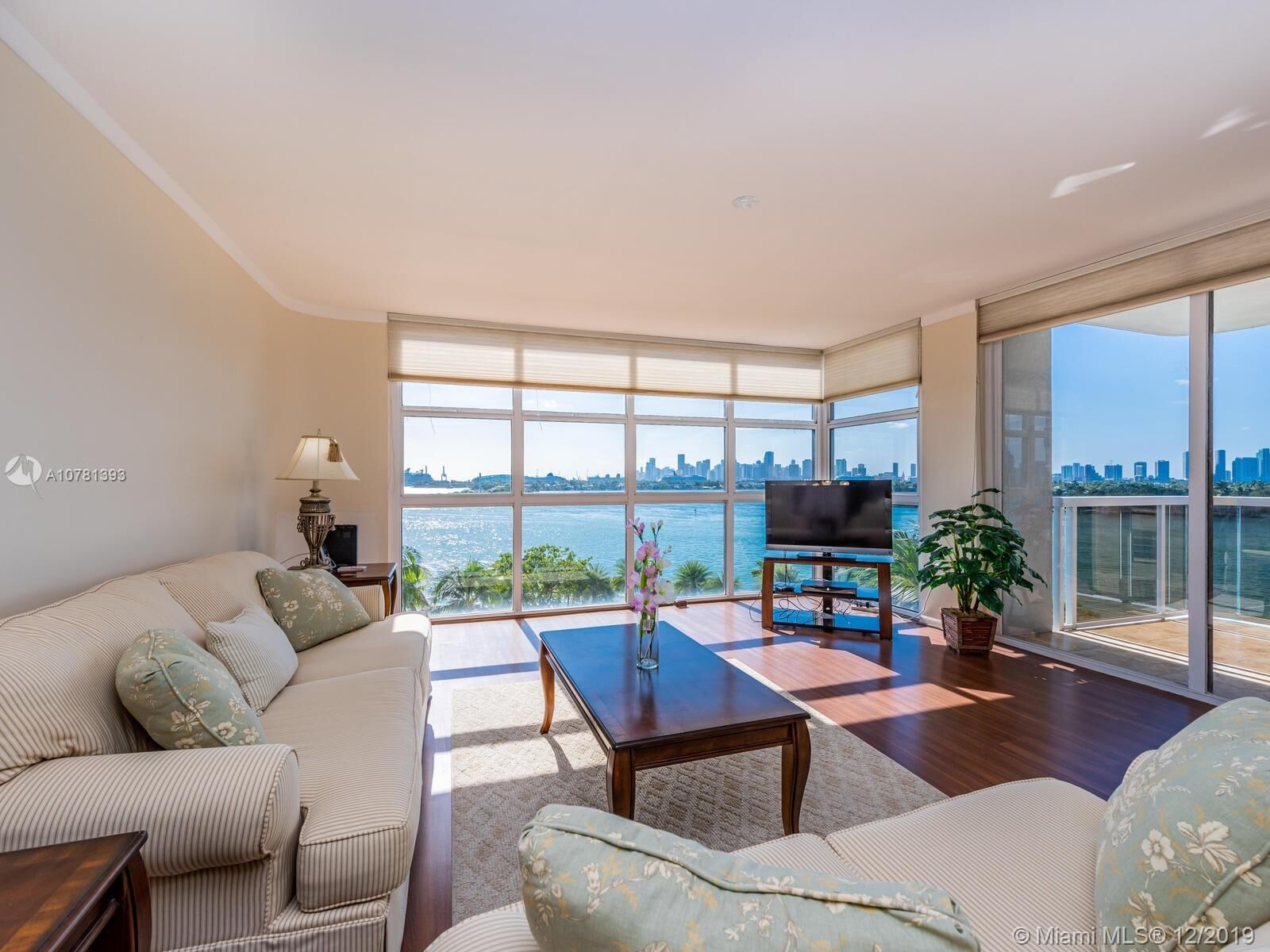 Property Photo:  9 Island Ave 801  FL 33139 