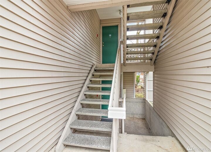 Property Photo: 4200 Smithers Avenue S D204 WA 98055