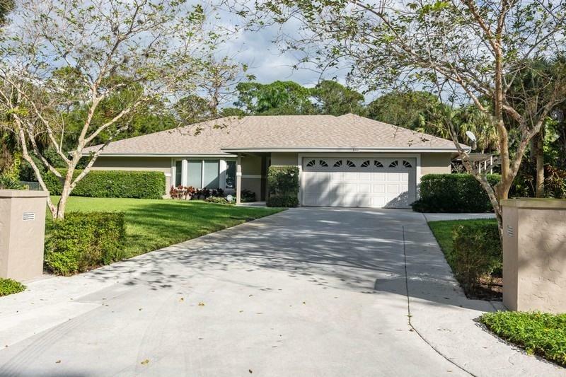 Property Photo: 8401 SW Bent Oak Court FL 34997
