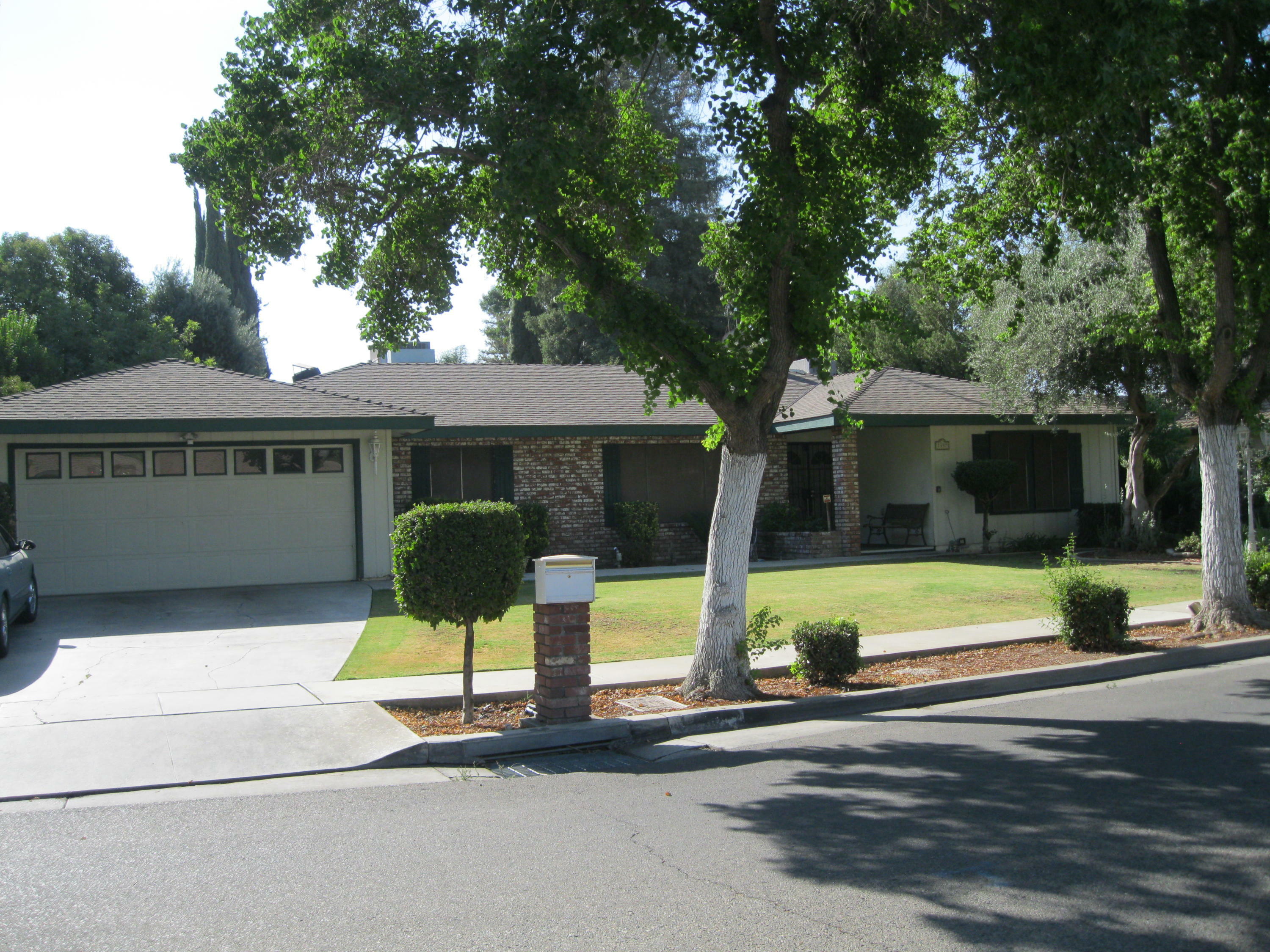 Property Photo:  1457 Kaweah Drive  CA 93274 