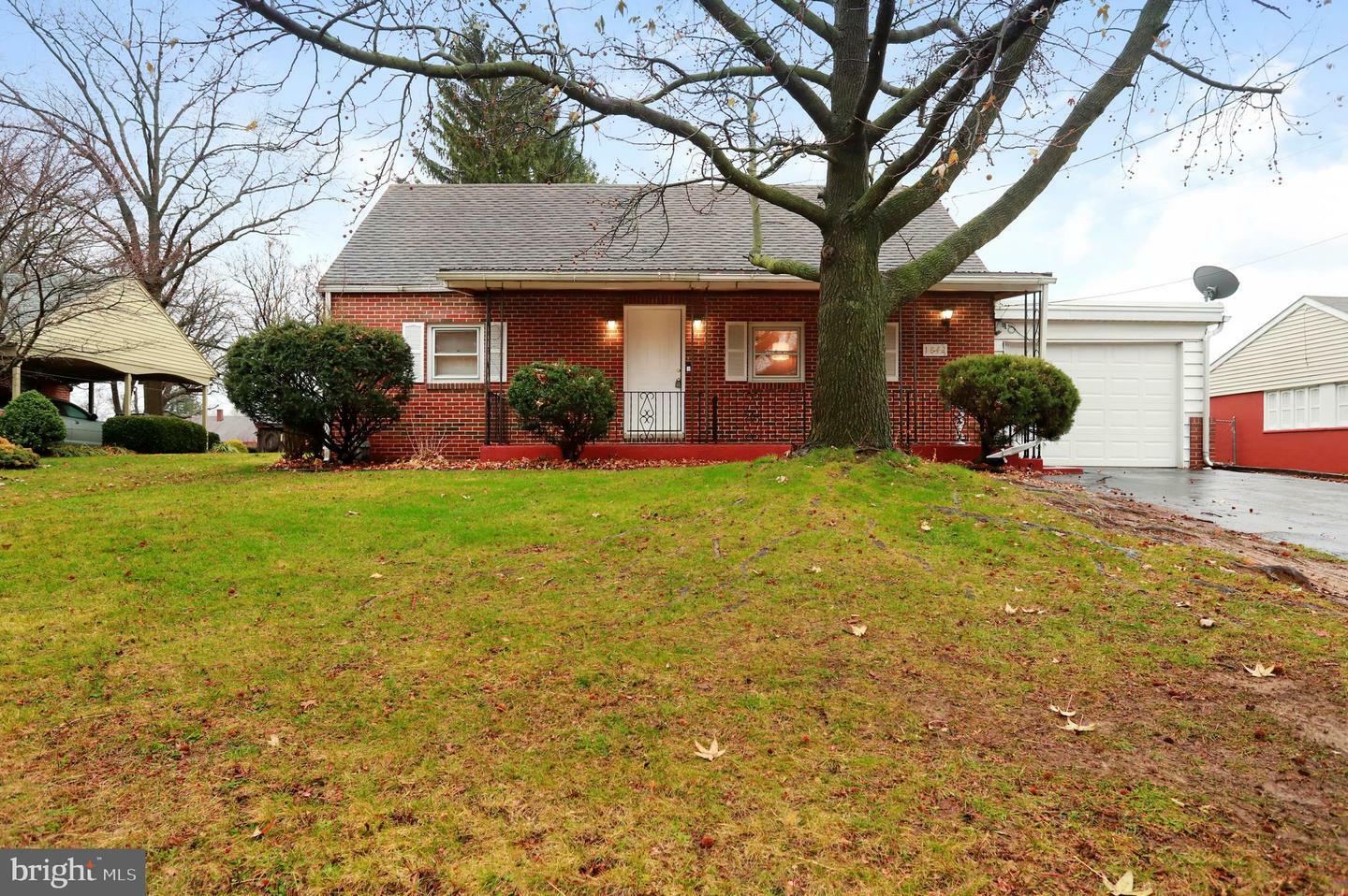 Property Photo: 1842 Scotland Avenue PA 17201