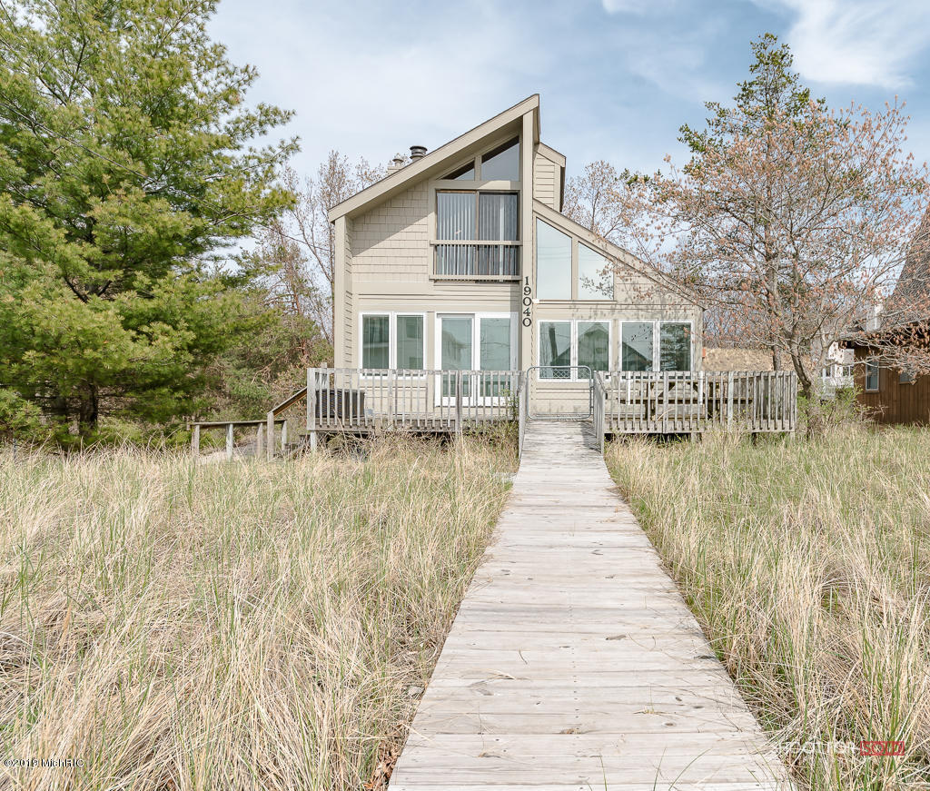 Property Photo: 19040 North Shore Drive MI 49456