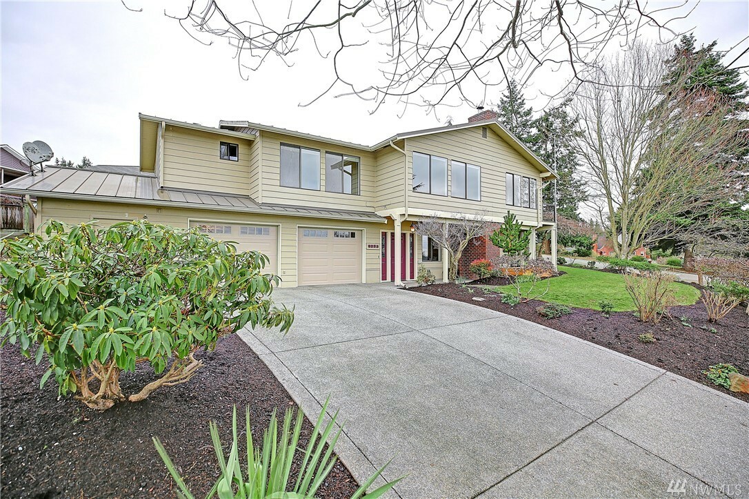 Property Photo:  8223 Hennings Dr  WA 98292 