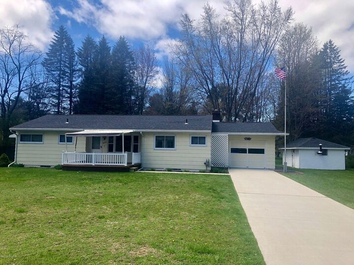 8437 Mohawk Court  Montague MI 49437 photo