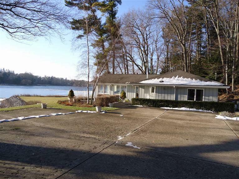 Property Photo:  2865 Willis Drive  MI 49456 