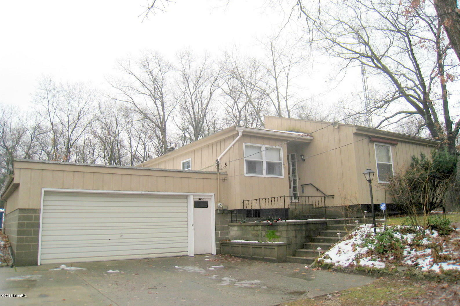 Property Photo: 2060 S Wolf Lake Road MI 49442