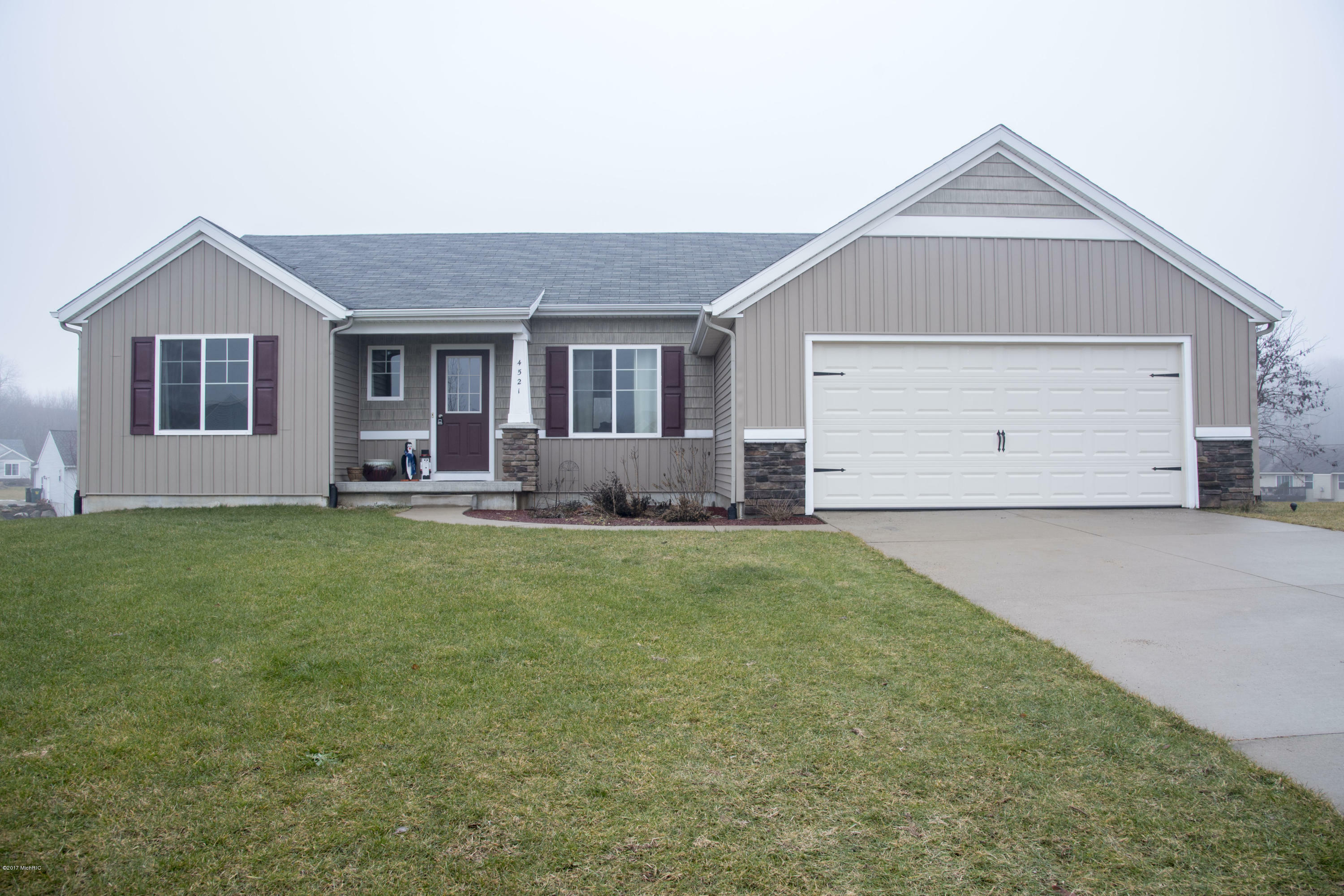 Property Photo:  4521 Mesa Court SE  MI 49316 