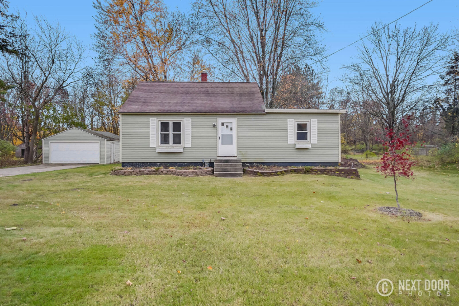 Property Photo: 1398 W Lakewood Boulevard MI 49424