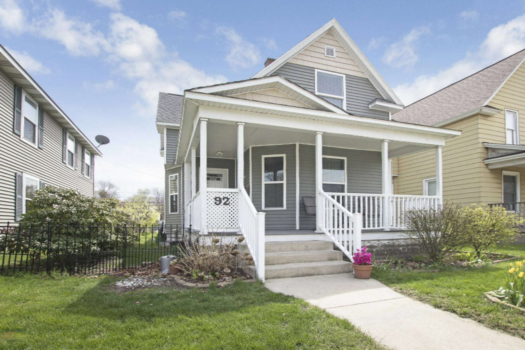 Property Photo:  92 W 16th Street  MI 49423 