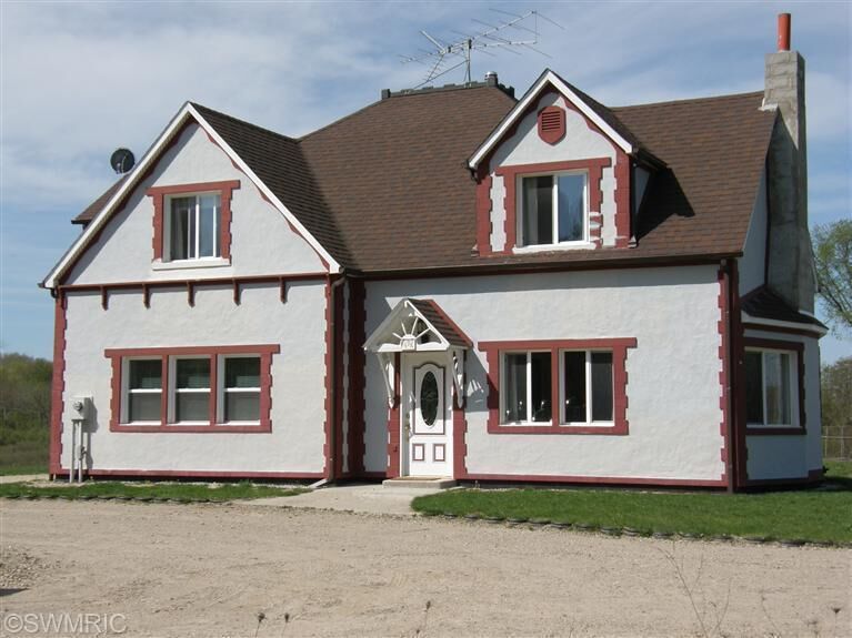 Property Photo:  849 Maple Hill Road  MI 49339 