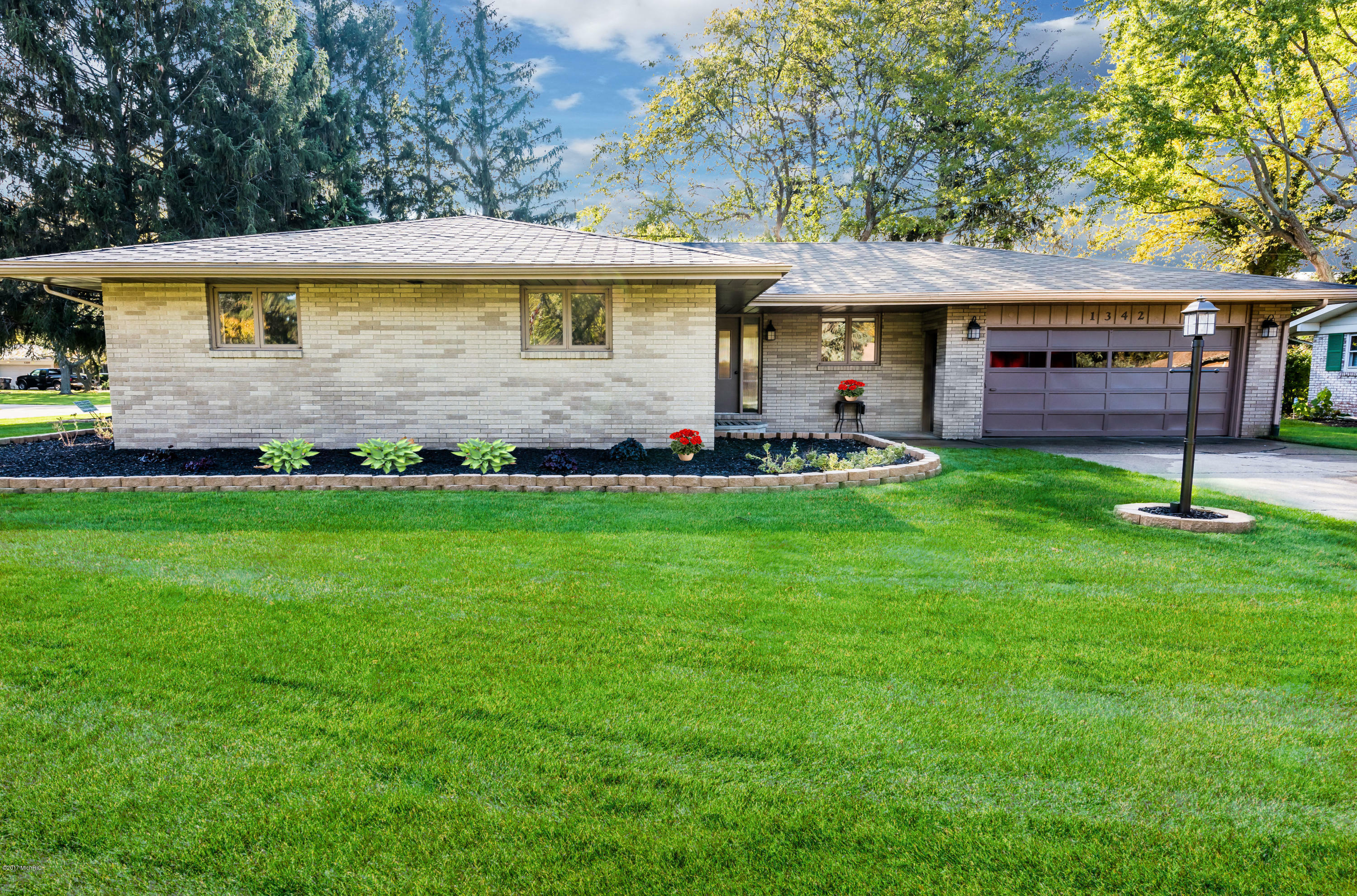 Property Photo:  1342 N Manor Drive  MI 49085 