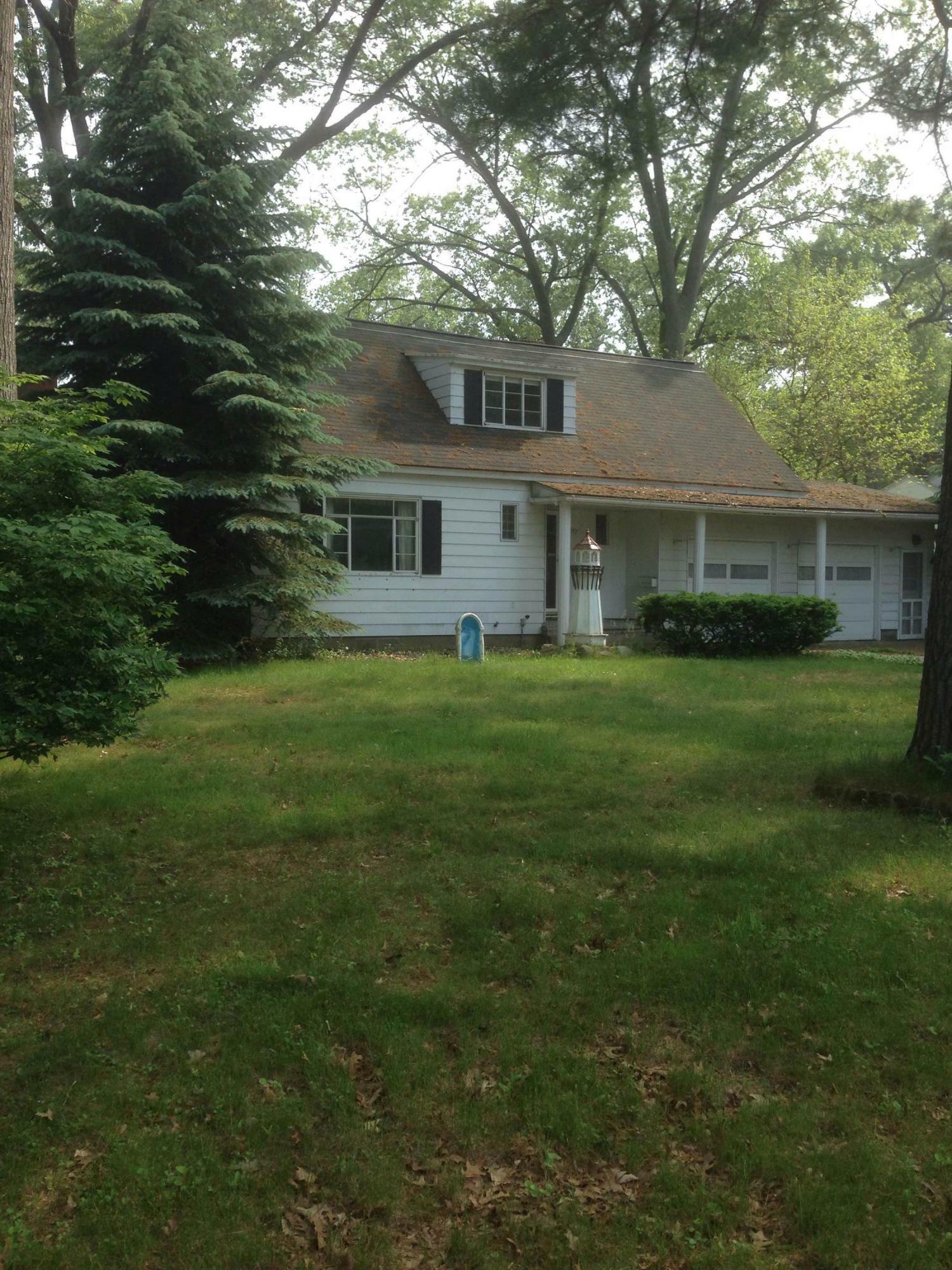 Property Photo:  2077 S Manitou Circle  MI 49441 