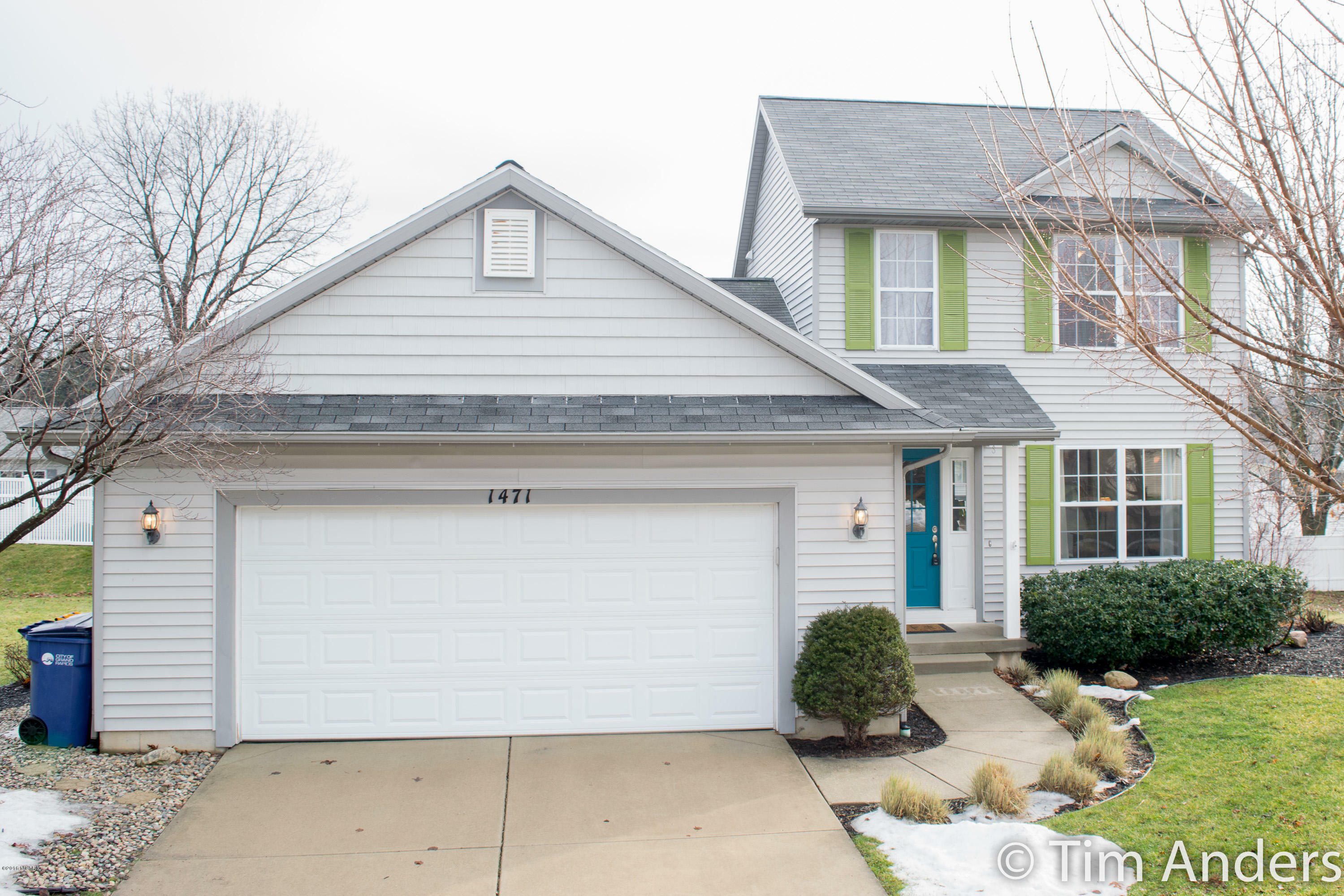 Property Photo: 1471 Hamily Court NE MI 49505